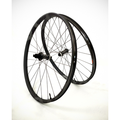 JUEGO DE RUEDA SHIMANO M8200-B-29 DEOREXT-R