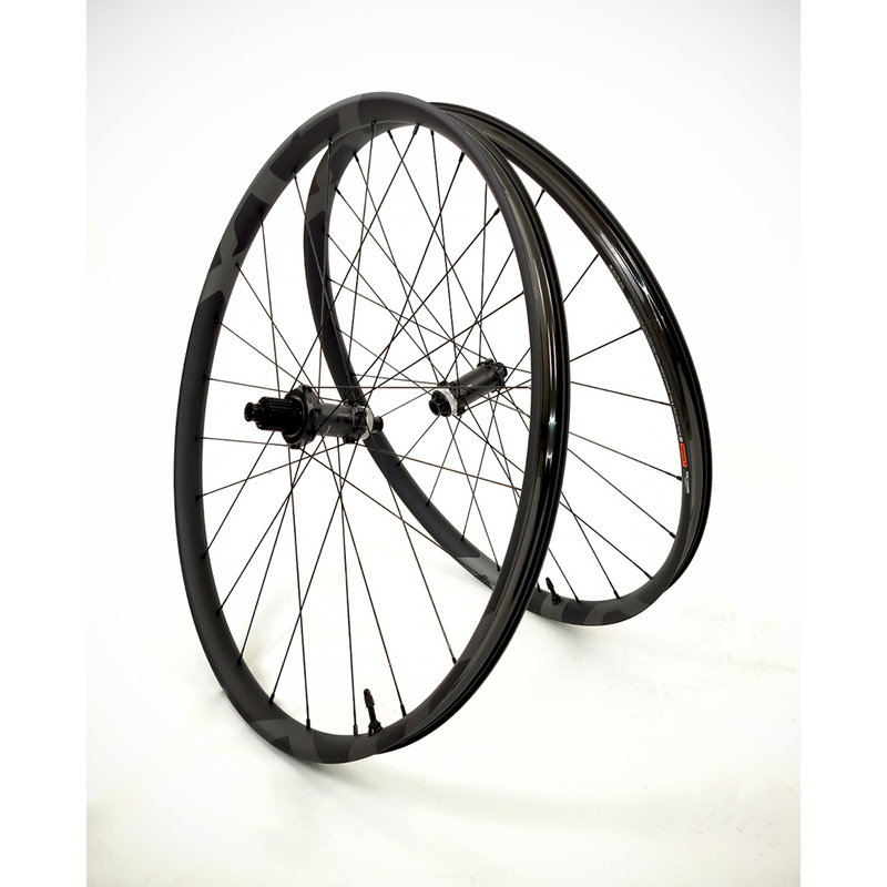 JUEGO DE RUEDA SHIMANO M8200-B-29 DEOREXT-R