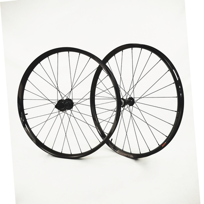 JUEGO DE RUEDA SHIMANO M8200-B-29 DEORE XT